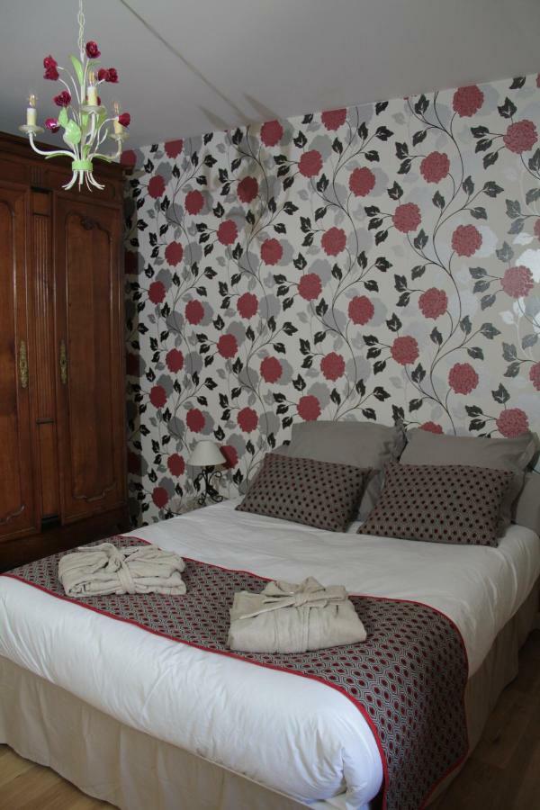 Le Logis De La Foret Hotel Sainte-Verge Bagian luar foto