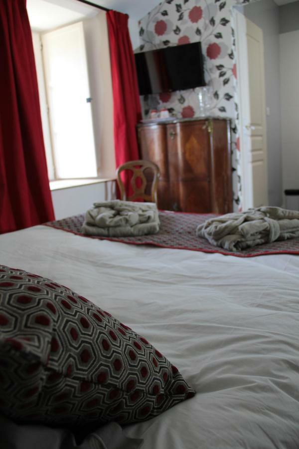 Le Logis De La Foret Hotel Sainte-Verge Bagian luar foto
